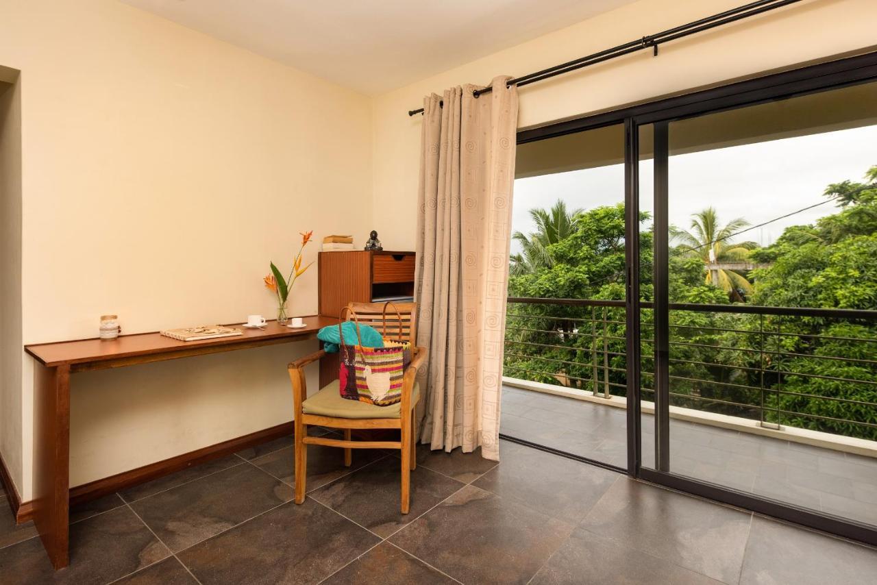 Happy Days Guest House Le Morne Exteriör bild