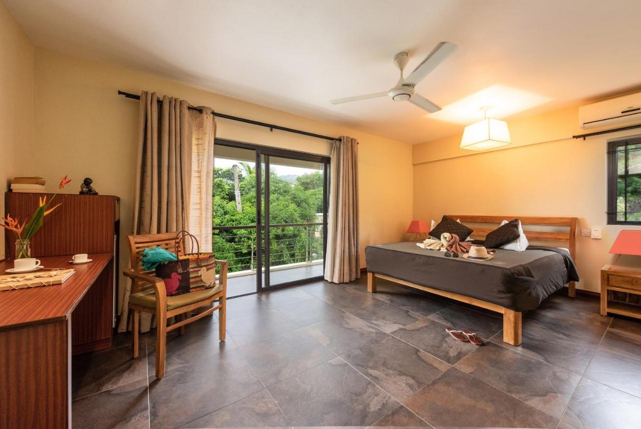Happy Days Guest House Le Morne Exteriör bild