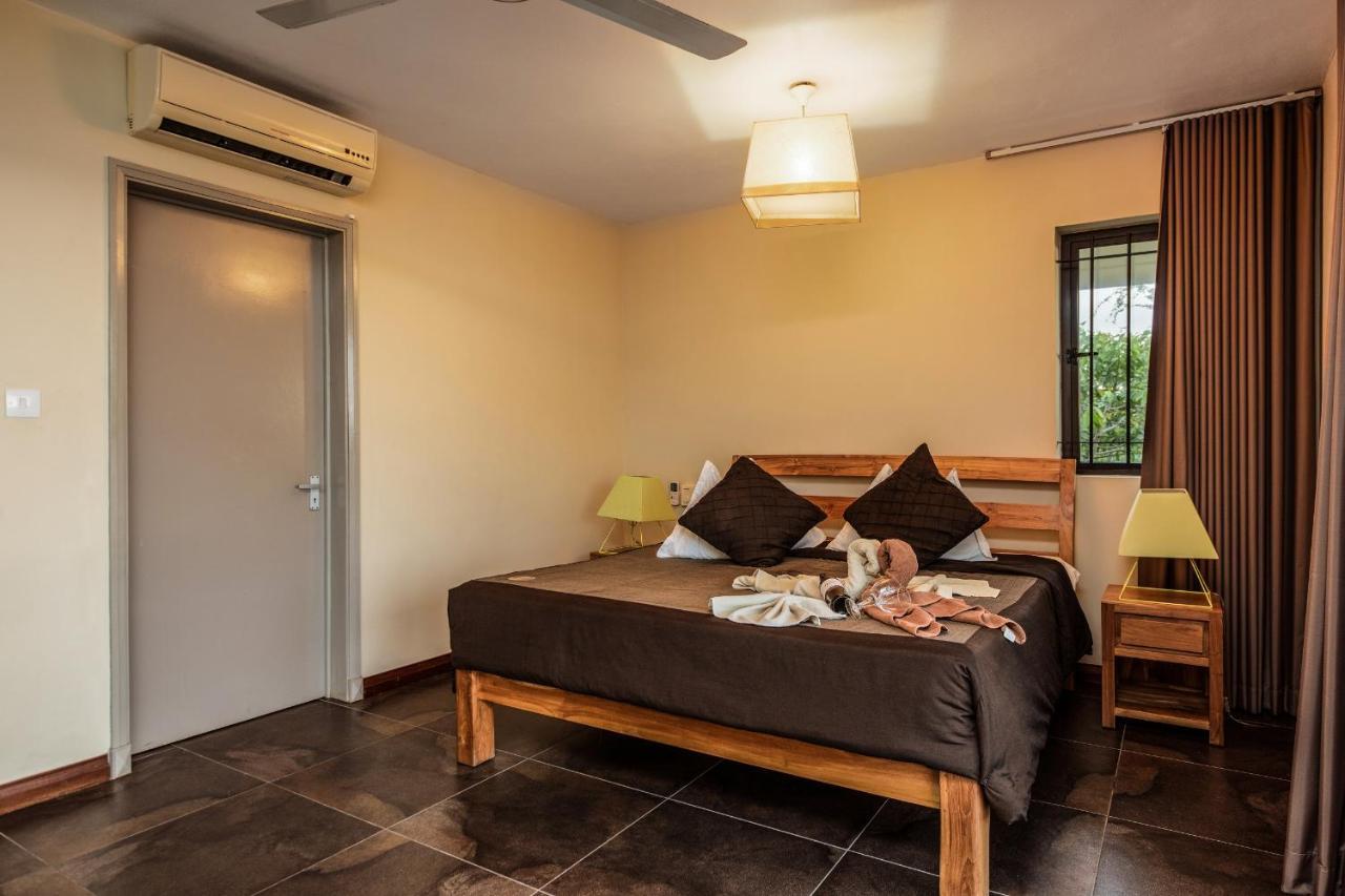 Happy Days Guest House Le Morne Exteriör bild