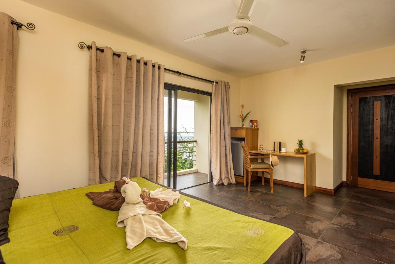 Happy Days Guest House Le Morne Exteriör bild