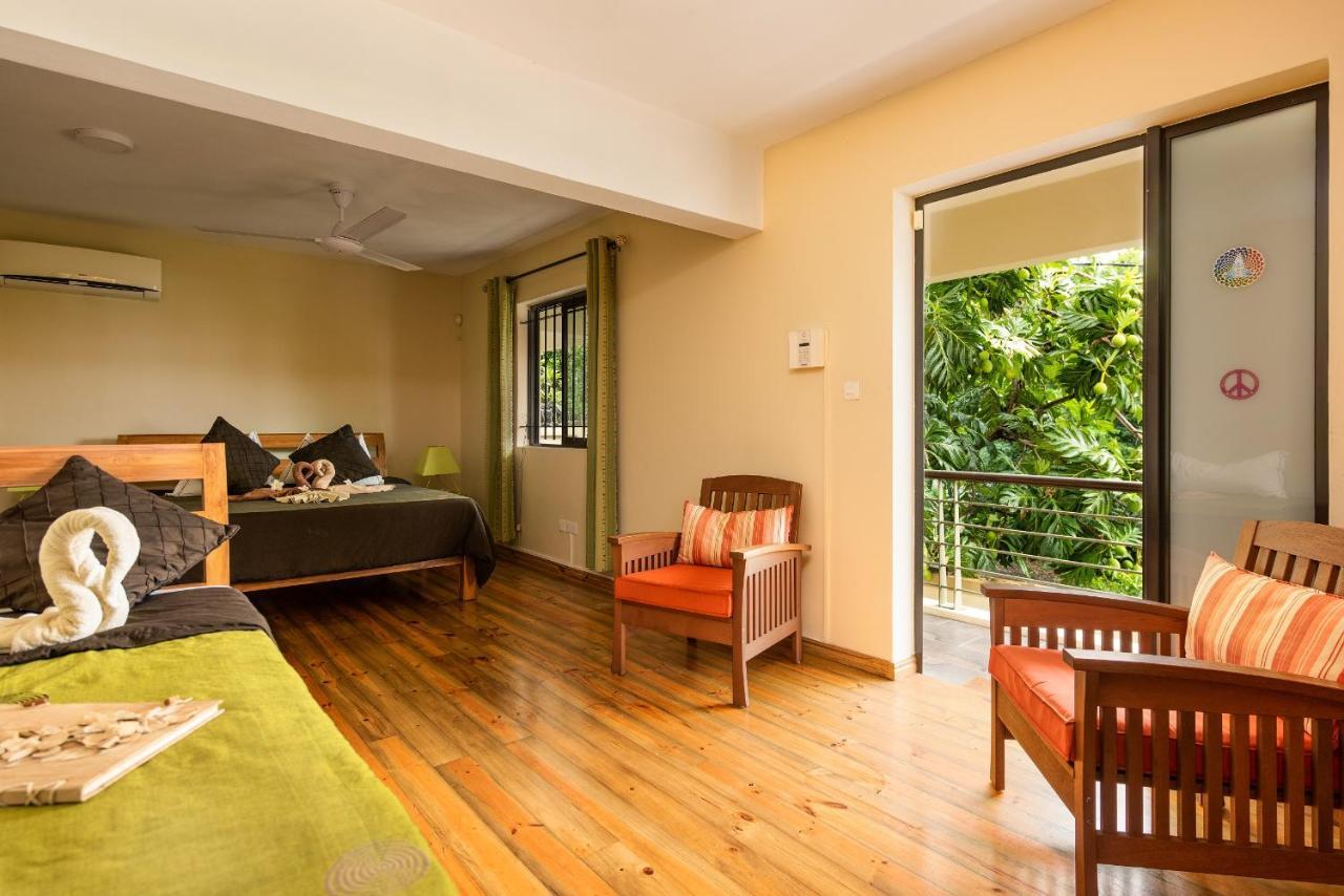 Happy Days Guest House Le Morne Exteriör bild