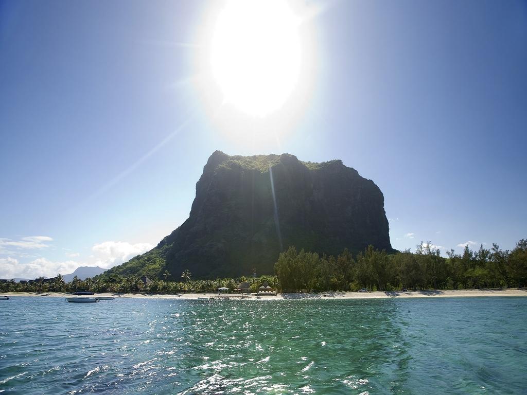 Happy Days Guest House Le Morne Exteriör bild
