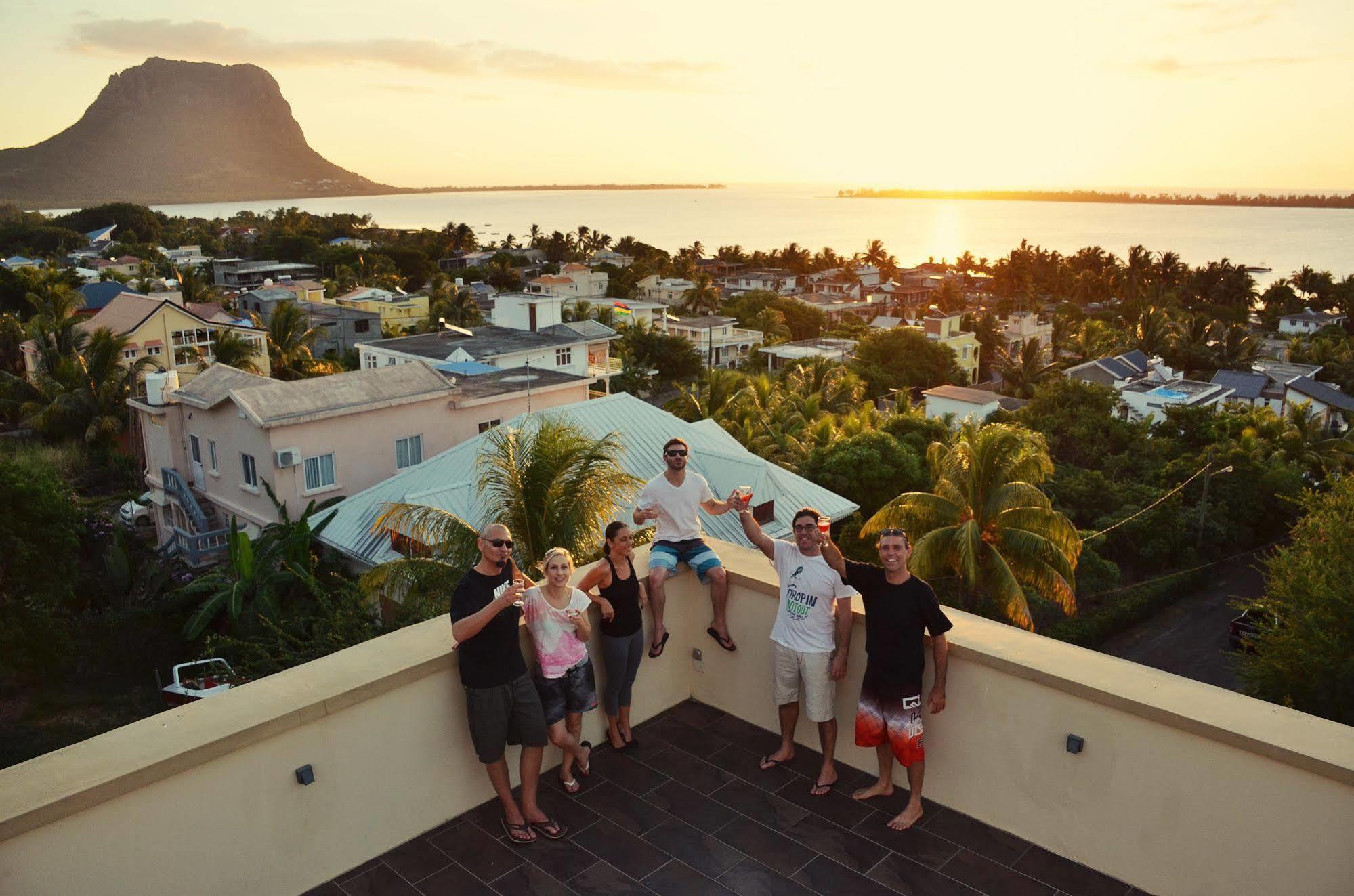 Happy Days Guest House Le Morne Exteriör bild