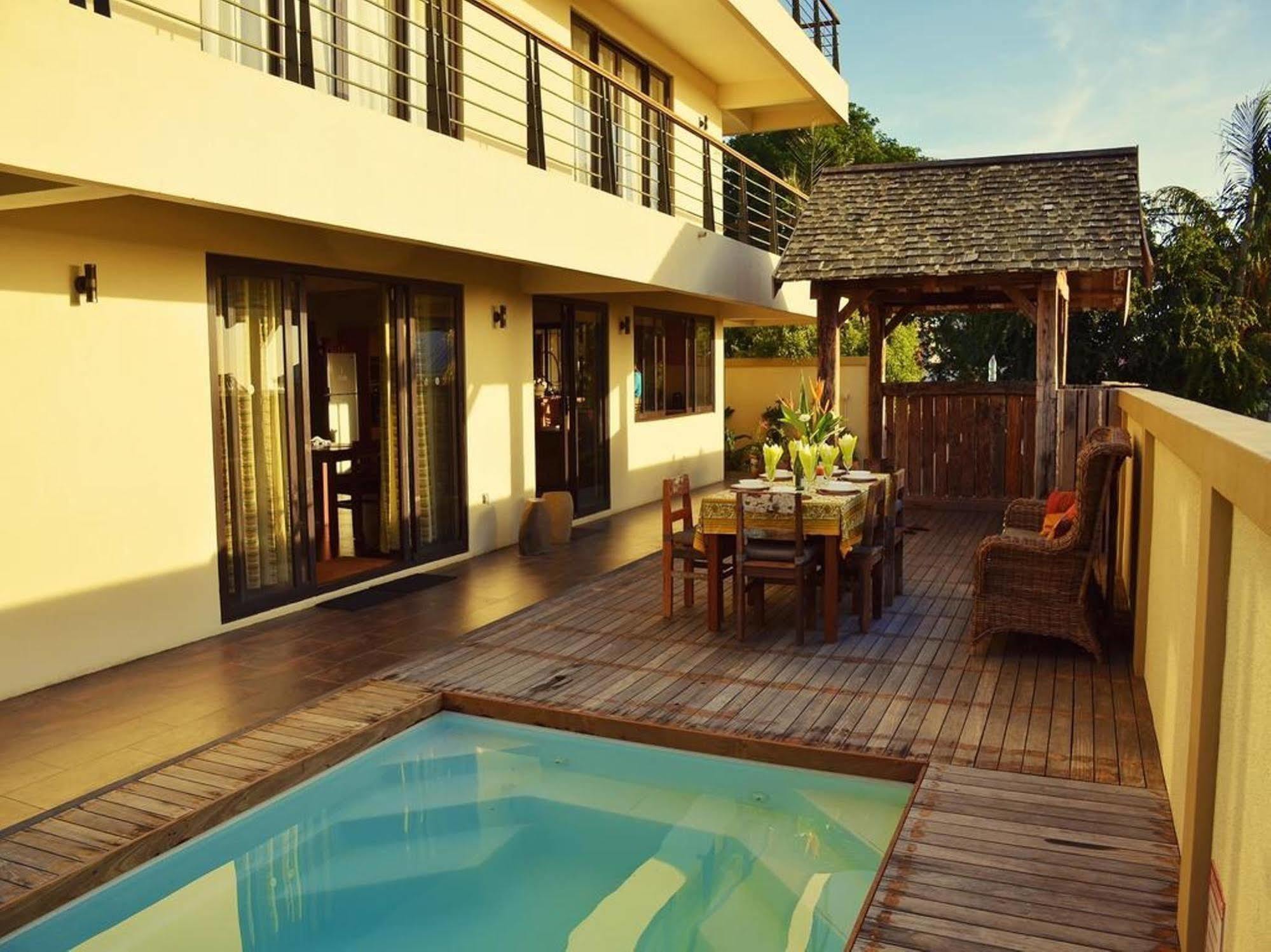 Happy Days Guest House Le Morne Exteriör bild